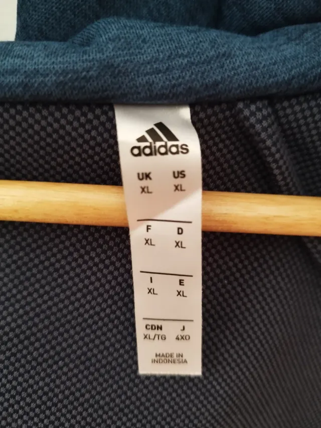 Sudadera Real Madrid con capucha y cremallera