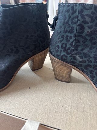 Botines Hoss Intropia Animal Print sin estrenar