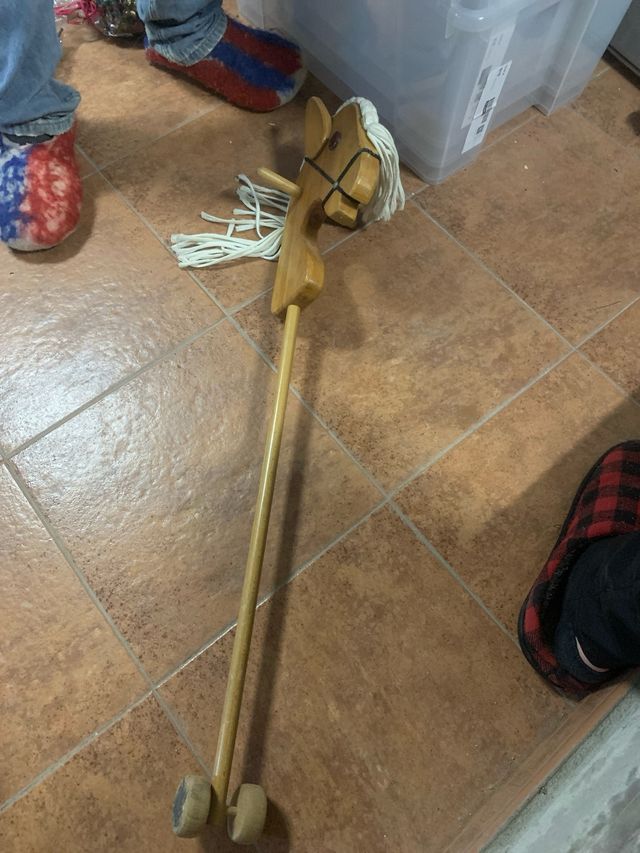 Caballito de madera para niños