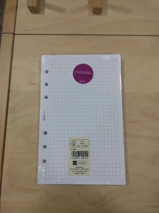 Expositor con complementos de agenda