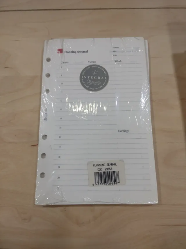 Expositor con complementos de agenda