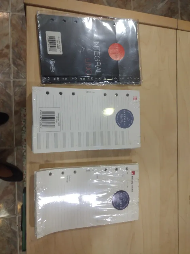 Expositor con complementos de agenda