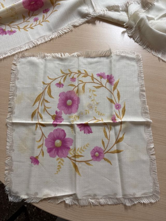 Mantel y servilletas vintage flores rosas