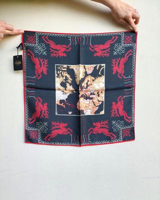 Foulard Alviero Martini in seta nuovo e confezione