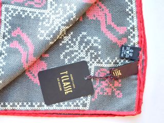 Foulard Alviero Martini in seta nuovo e confezione