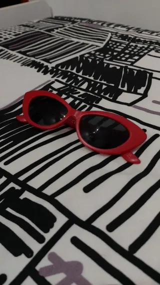 Gafas de sol rojas
