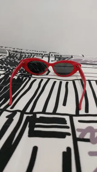 Gafas de sol rojas