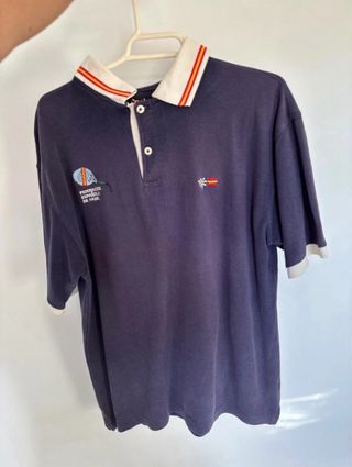 Polo azul con detalles España