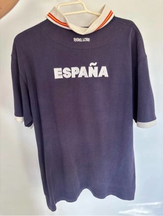 Polo azul con detalles España