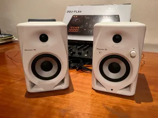 Pack Pioneer DDJ-FLX4 + Pioneer DM-40D-BT + Maleta