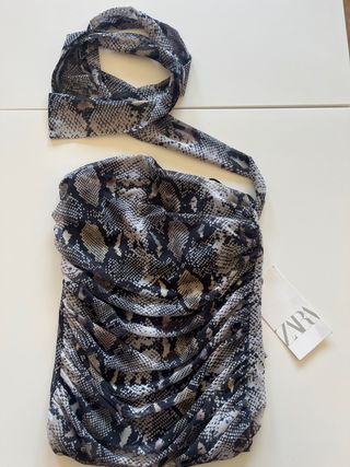 Vestido Zara estampado serpiente