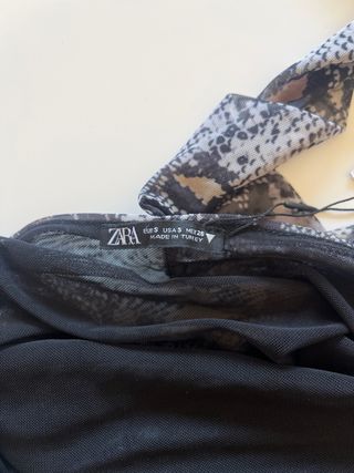 Vestido Zara estampado serpiente