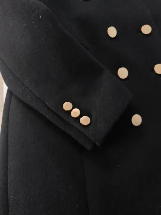 Cappotto Naf Naf blu con bottoni dorati