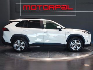 TOYOTA Rav4 2.5l 220H Advance