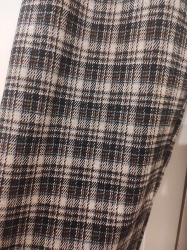 Pantalón estampado cuadros marrón y negro