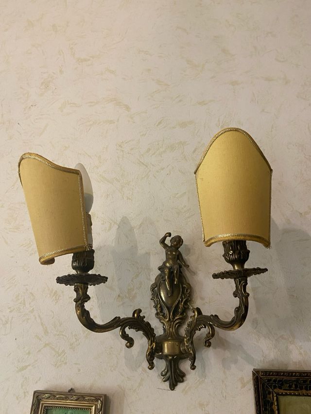 Specchio ovale con applique