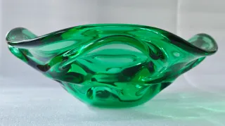 Centro de mesa vintage de cristal verde.