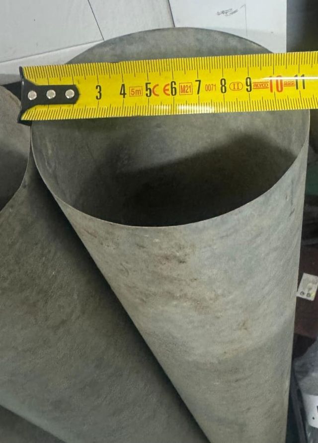 Tubos de chimenea metálicos con sombrero