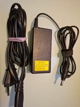 Caricabatterie Toshiba PA3822U