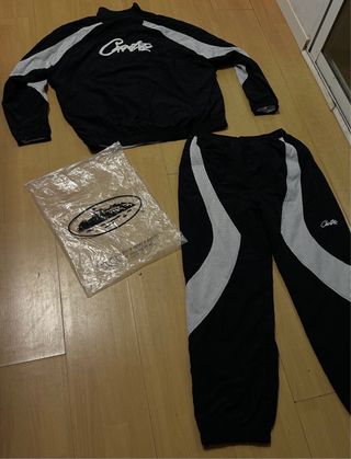 Conjunto Corteiz chándal negro y blanco