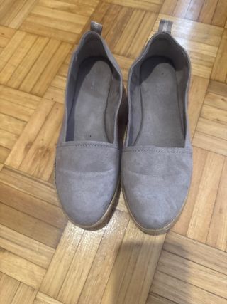 Zapatos planos beige/gris