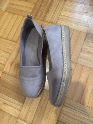 Zapatos planos beige/gris