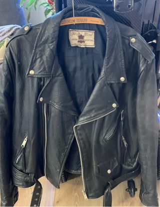 Chaqueta de cuero Jarvis Bond. Bien cuidada.