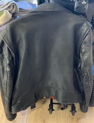 Chaqueta de cuero Jarvis Bond. Bien cuidada.