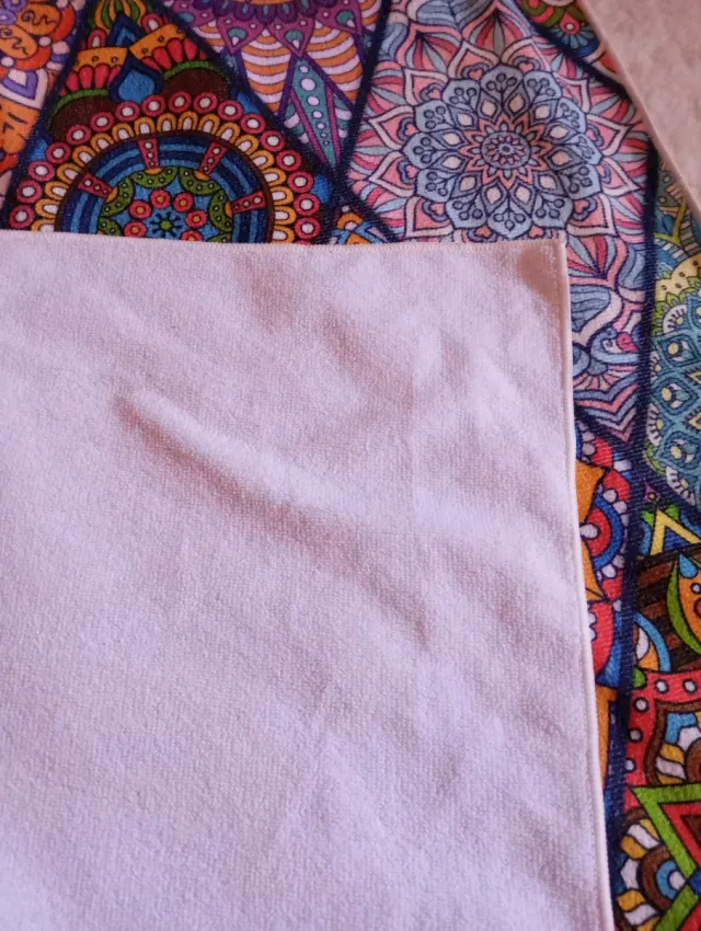 Toalla de playa con diseño mandala