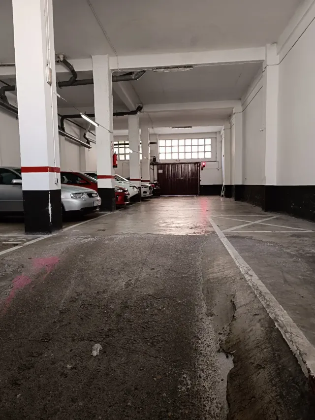 Plaza de garaje en Calle Lardero, apenas a 10 mts
