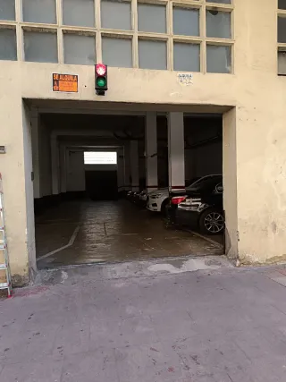 Plaza de garaje en Calle Lardero, apenas a 10 mts