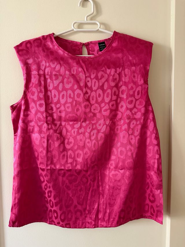 Camiseta rosa animal print