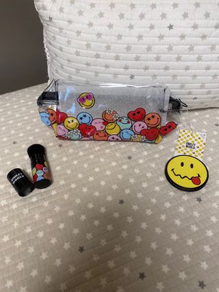 Neceser Smiley World y accesorios!! Hoy 6