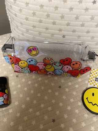 Neceser Smiley World y accesorios!! Hoy 6