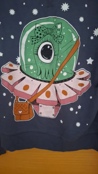 Sudadera cuello barco con estampado