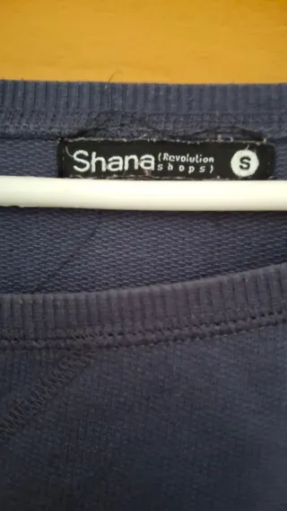 Sudadera cuello barco con estampado