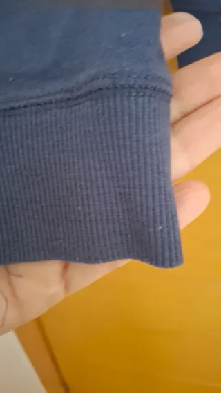 Sudadera cuello barco con estampado