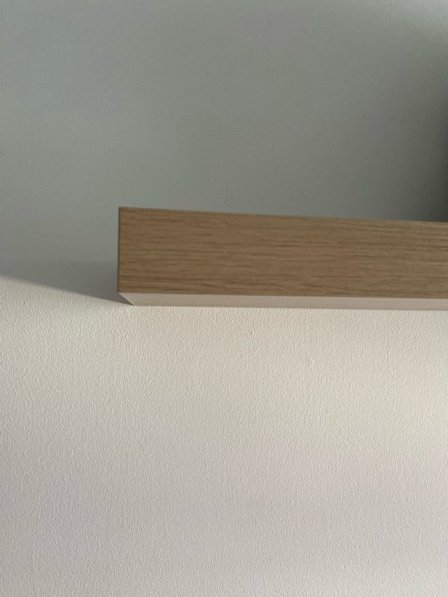 2 Estanterías de pared madera fijación oculta