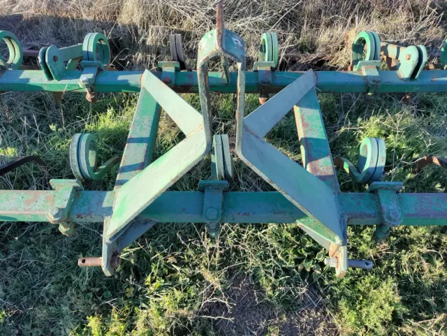 Cultivador 12 brazos