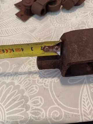 Bisagra antigua grande