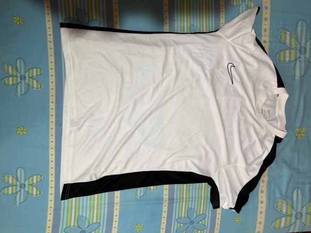 Camiseta Nike Blanca y Negra Talla L