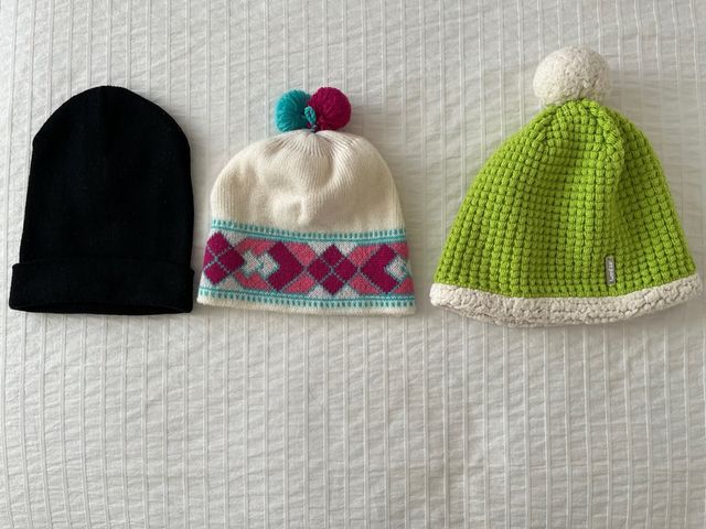 Lote 3 Gorros de Chica 5 € cada uno, 12 todos