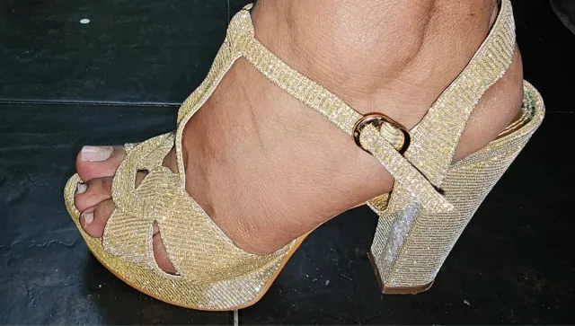 Sandalias doradas tacón plataforma