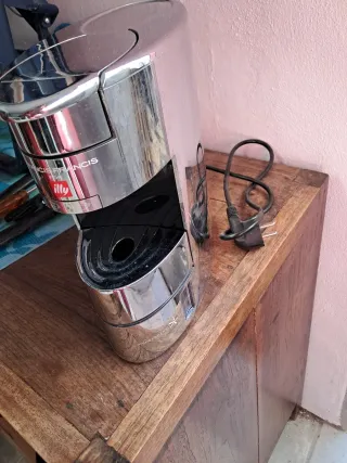 Cafetera Cápsulas Illy Francis Francis