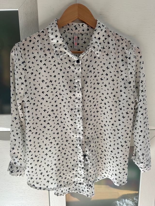 Camisa estampada mariposas manga 3/4
