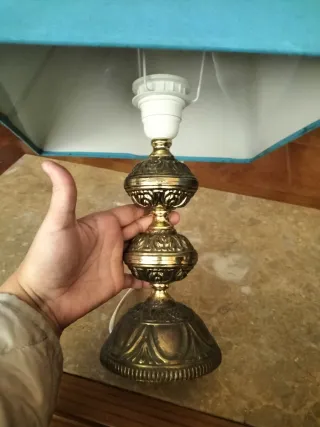 2 Lámparas de mesilla con pies de bronce