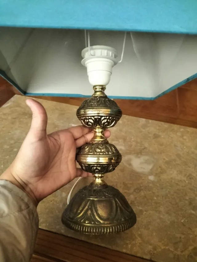 2 Lámparas de mesilla con pies de bronce