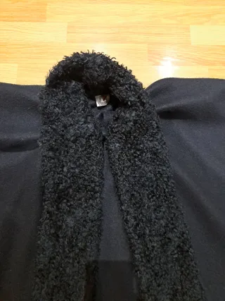 Capa de vestir negra