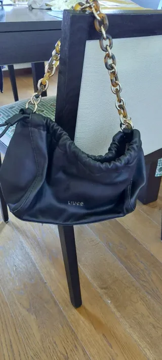 Borsetta/ bolso  Liu Jo nera con tracolla a catena
