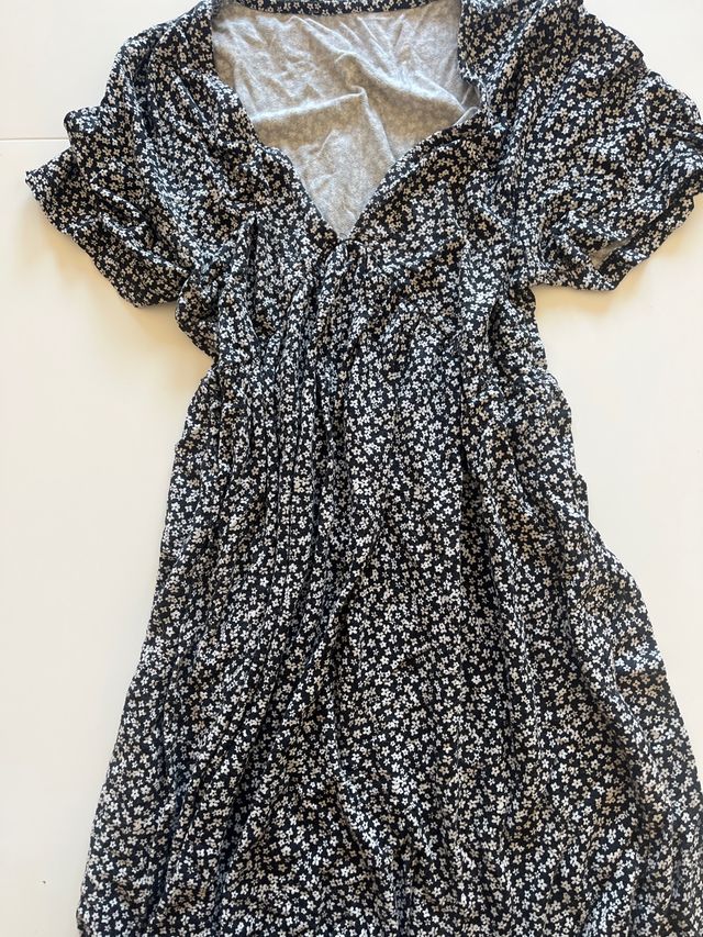 Vestido estampado floral negro y blanco